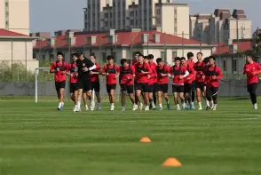 阿尔伯格主场告捷，力争保级成功(阿尔伯克基最新消息新闻)